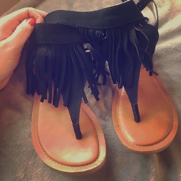 Restricted “Kill It” fringe sandal - Picture 2 of 2